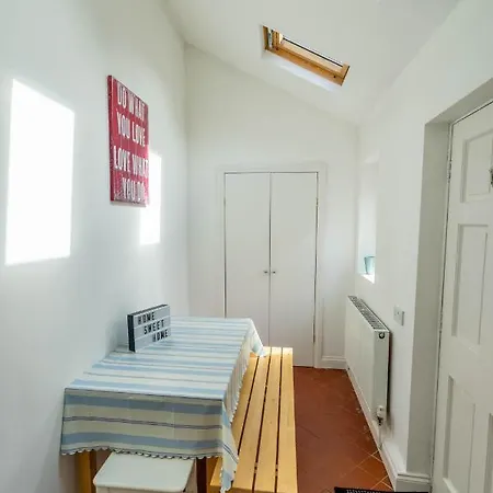 3 Claremont Terrace Apartment
